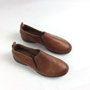 born fable shoes